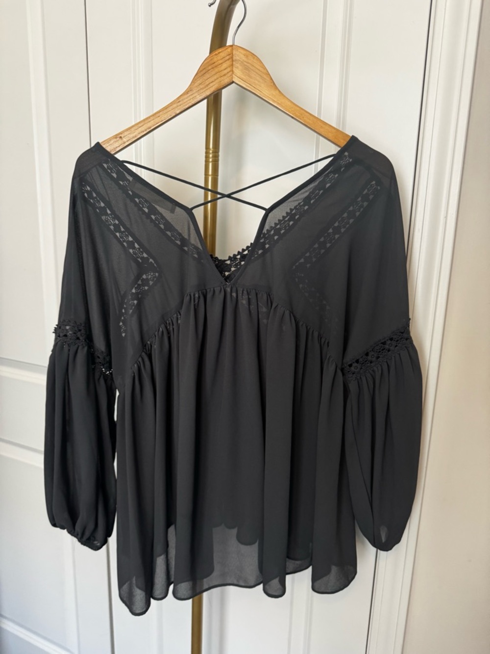 Les Soeurs Dark Grey Sheer Lace-Trim Peasant Blouse - Like New! - Picture 4 of 4
